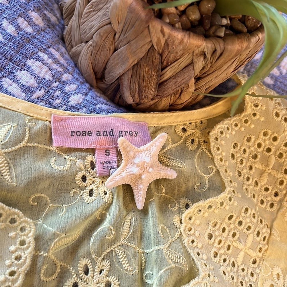 ROSE AND GREY Butter Yellow Eyelet Lace Top| S - Picture 4 of 9